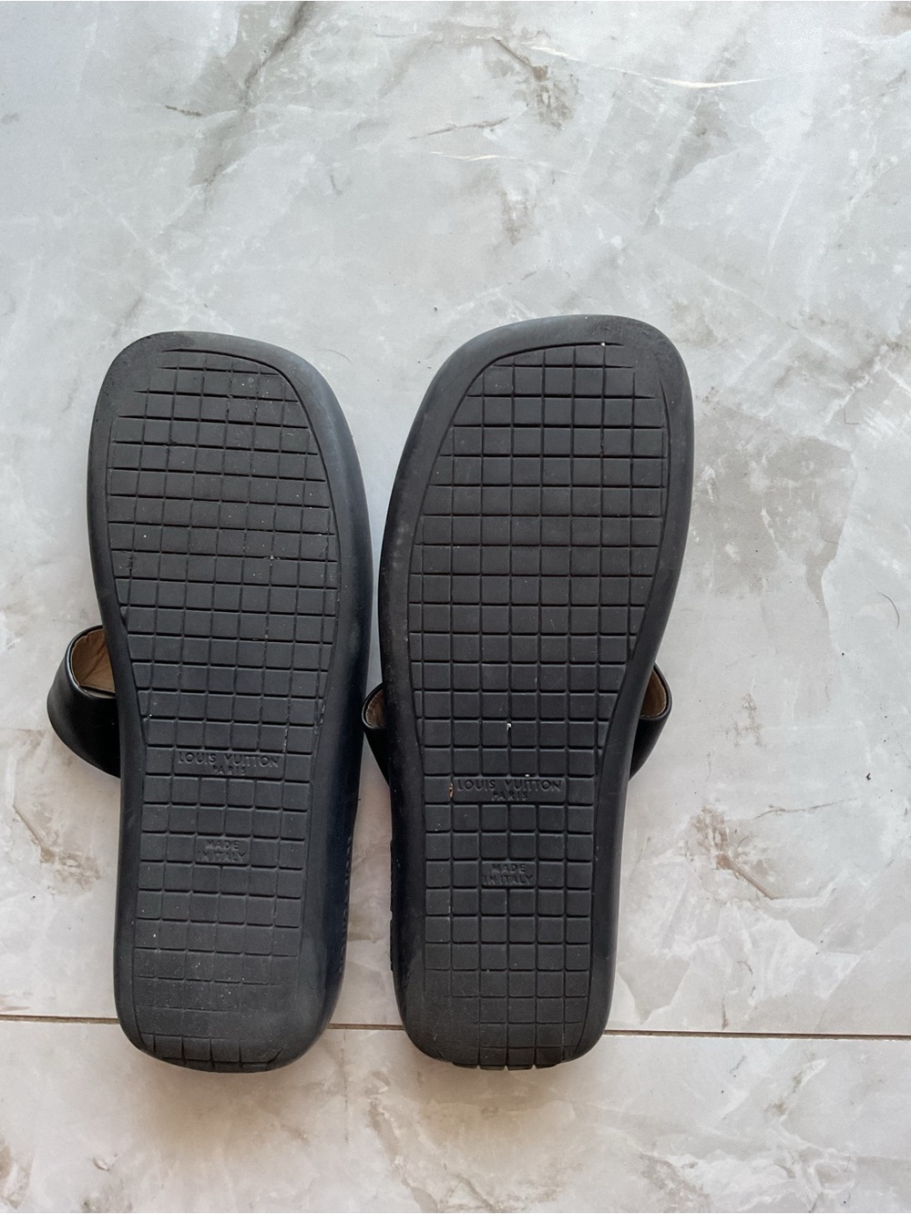 Louis Vuitton Black Leather Cross-Strap Women’s Sandals - Picture 2 of 5